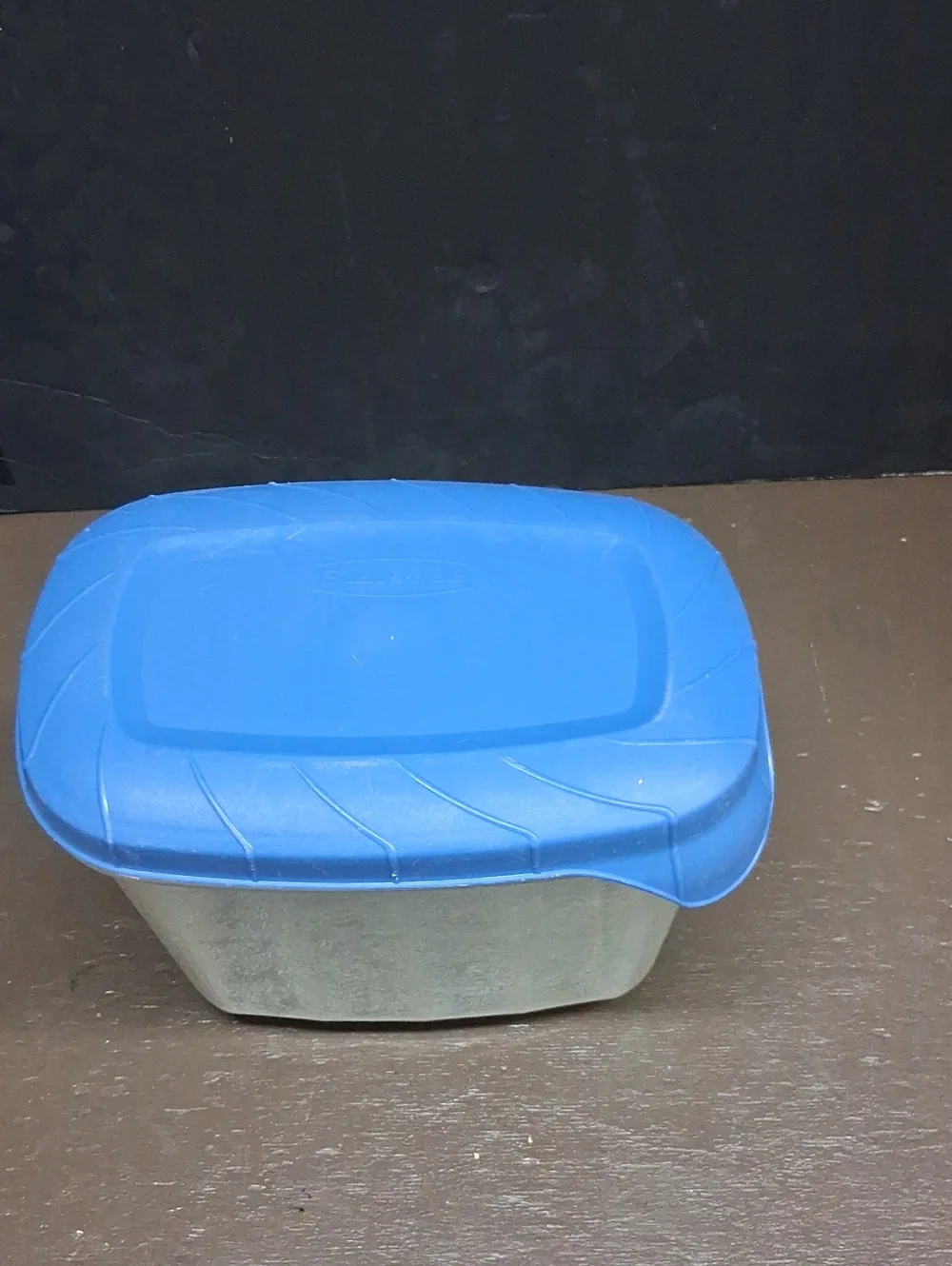 Rubbermaid 2.4Qt., Super Seal‎ 16oz., Press Seal 3 Cup Set.